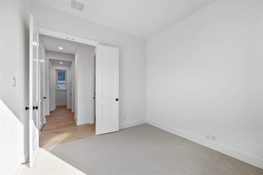 Spacious, unfurnished interior of a new home in Treeline, Justin (Image 14).