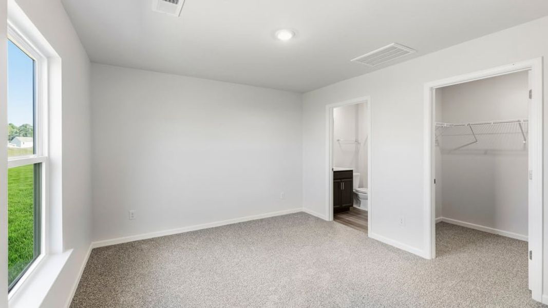 Spacious, unfurnished interior of a new home in Seneca Falls, Seneca (Image 30).