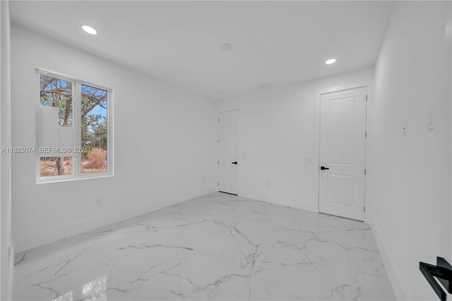 Spacious, unfurnished interior of a new home in , Lehigh Acres (Image 20).