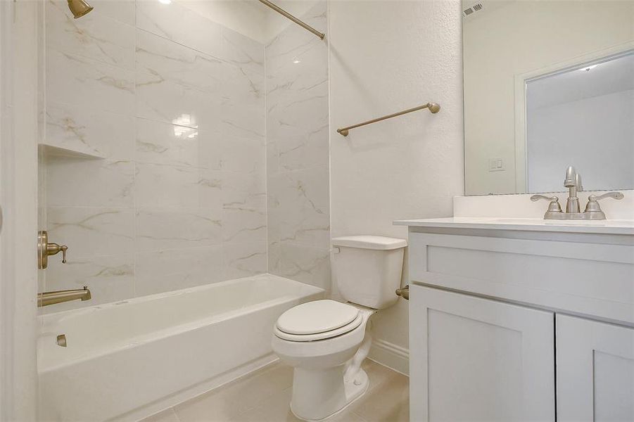 Furnished interior view inside a new home in Sienna 65', Missouri City (Image 11). Furnished interior view inside a new home in Sienna 65', Missouri City (Image 11).