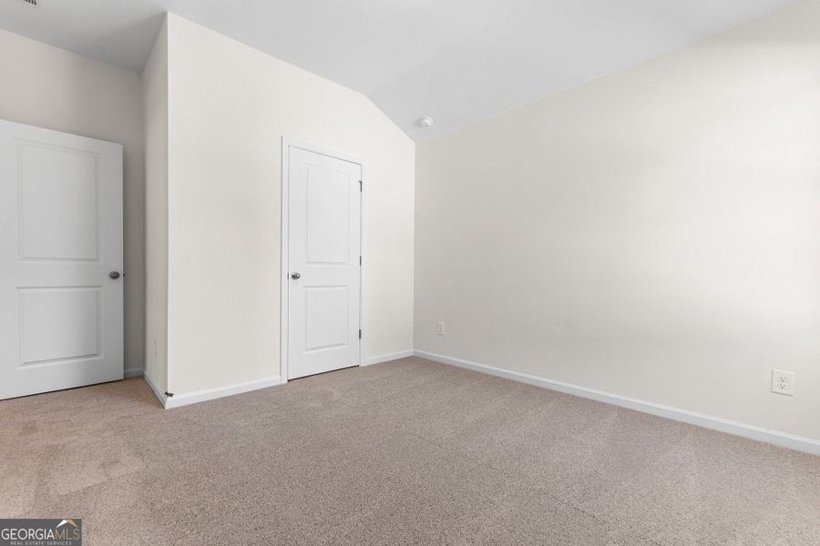 Spacious, unfurnished interior of a new home in Juliette Crossing, Forsyth (Image 76).