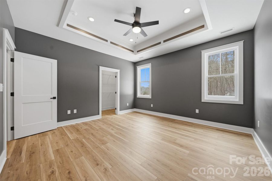 Spacious, unfurnished interior of a new home in , Maiden (Image 25).