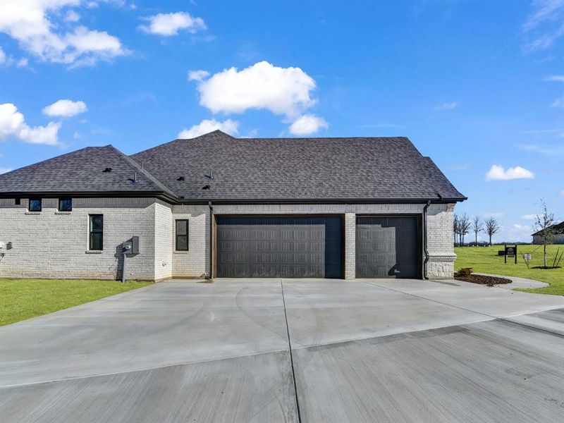 Front exterior of a new home in , Weatherford, TX, highlighting curb appeal (Image 25). Front exterior of a new home in , Weatherford, TX, highlighting curb appeal (Image 25).
