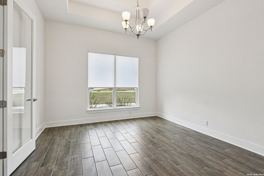 Spacious, unfurnished interior of a new home in Waldsanger, New Braunfels (Image 25).