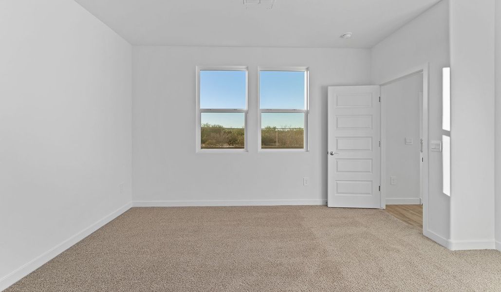 Spacious, unfurnished interior of a new home in Entrada Del Toro at Rancho Sahuarita, Sahuarita (Image 25).