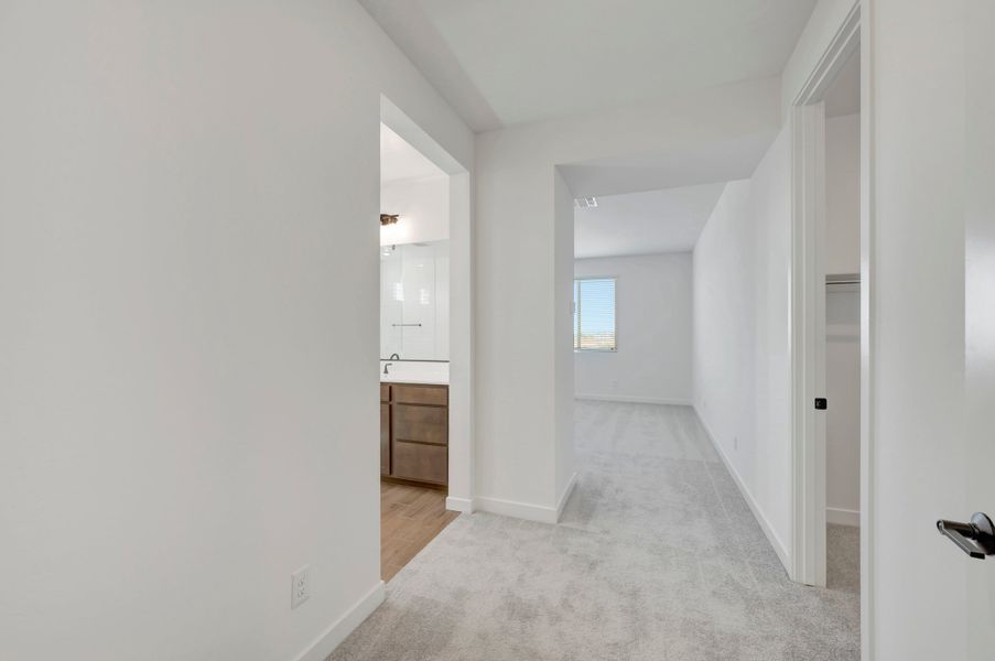 Spacious, unfurnished interior of a new home in Terraza, San Tan Valley (Image 28).