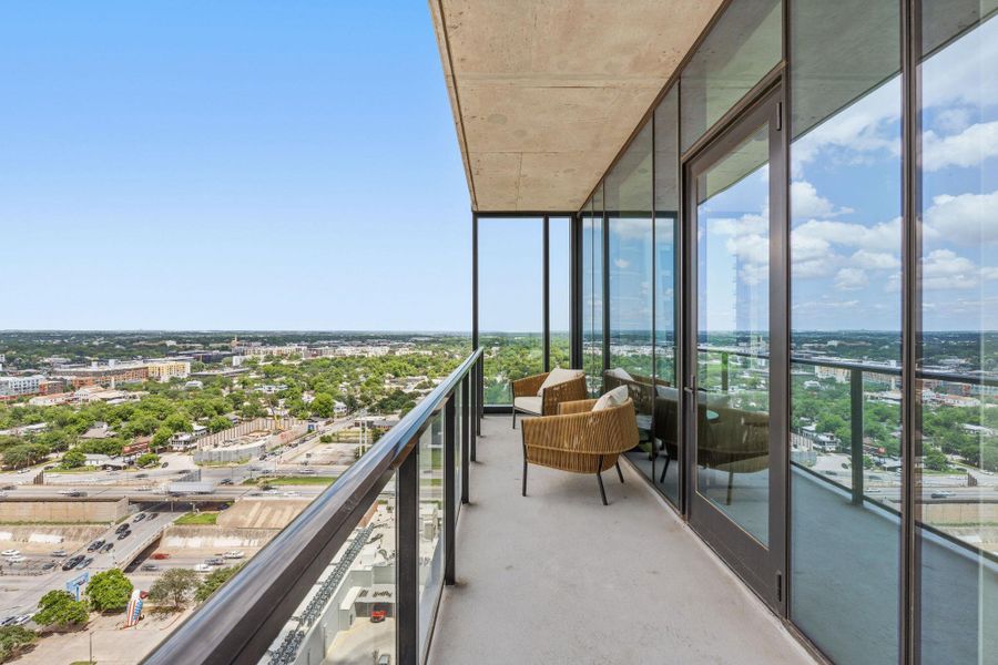 Condo located in Austin, TX showcasing its design and architecture (Image 24).