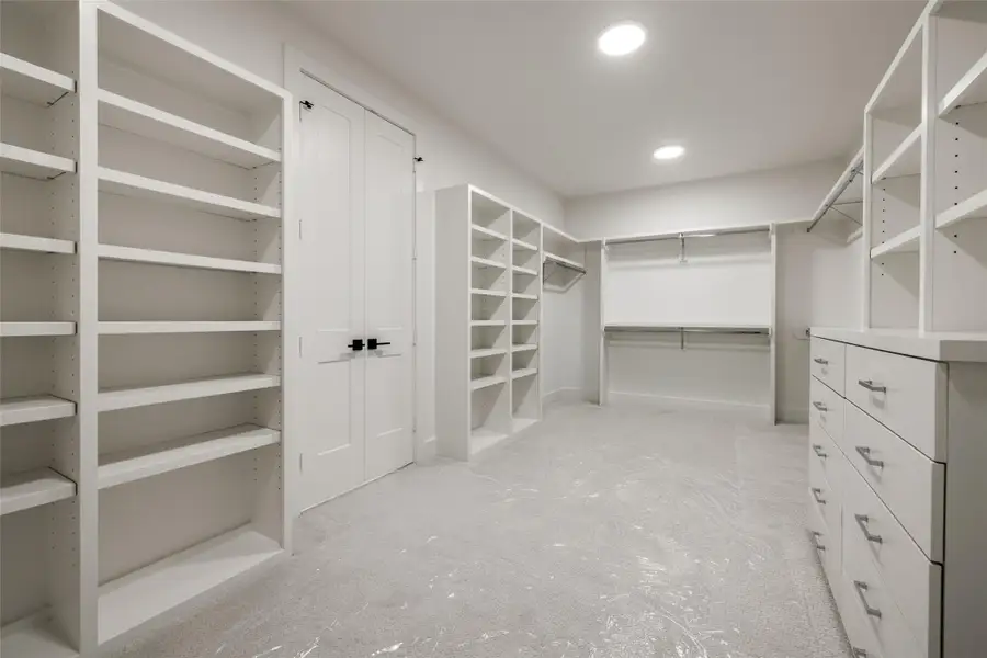 Image 43 of a home in .