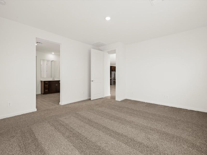 Spacious, unfurnished interior of a new home in Mountain View Estates Signature Series, Buckeye (Image 7). Spacious, unfurnished interior of a new home in Mountain View Estates Signature Series, Buckeye (Image 7).