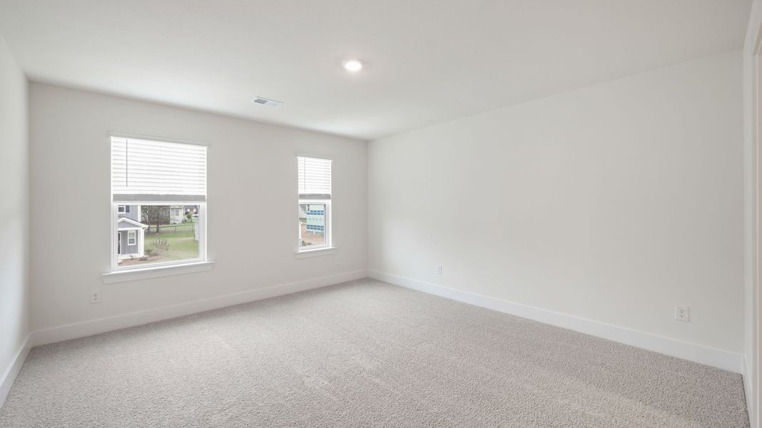 Representative unfurnished interior of a home built from the Hanover by D.R. Horton in Harbor Crest, Ooltewah (Image 27).