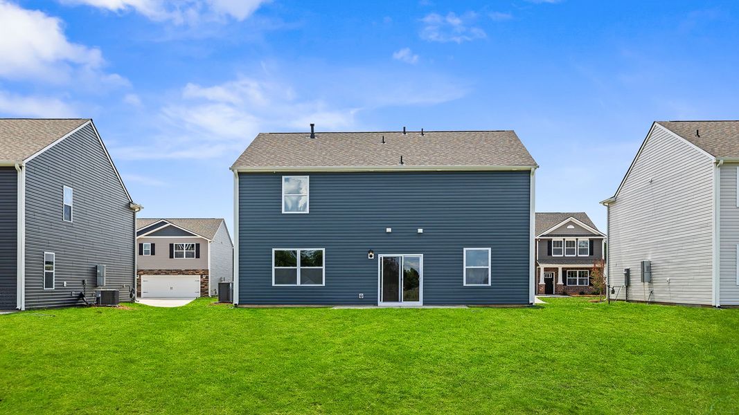 Representative exterior details of a home built from the Belhaven by D.R. Horton in Forest Brook, Easley (Image 4).