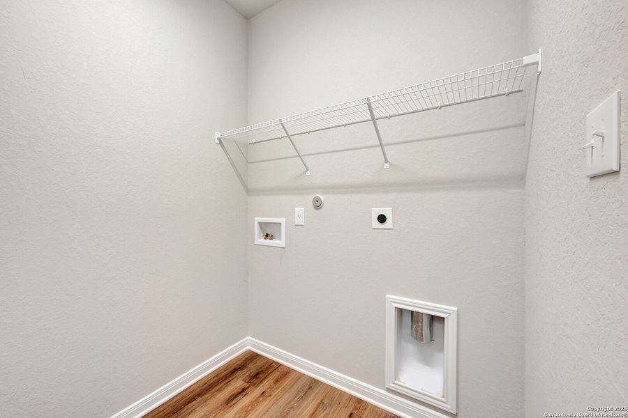 Spacious, unfurnished interior of a new home in Paloma Park, Converse (Image 45).