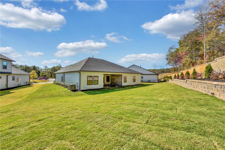 Exterior details and patio area of a home in Edwards Ridge, Central (Image 19).