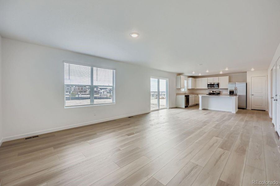 Spacious, unfurnished interior of a new home in Percheron: The Camden Collection, Colorado Springs (Image 11).