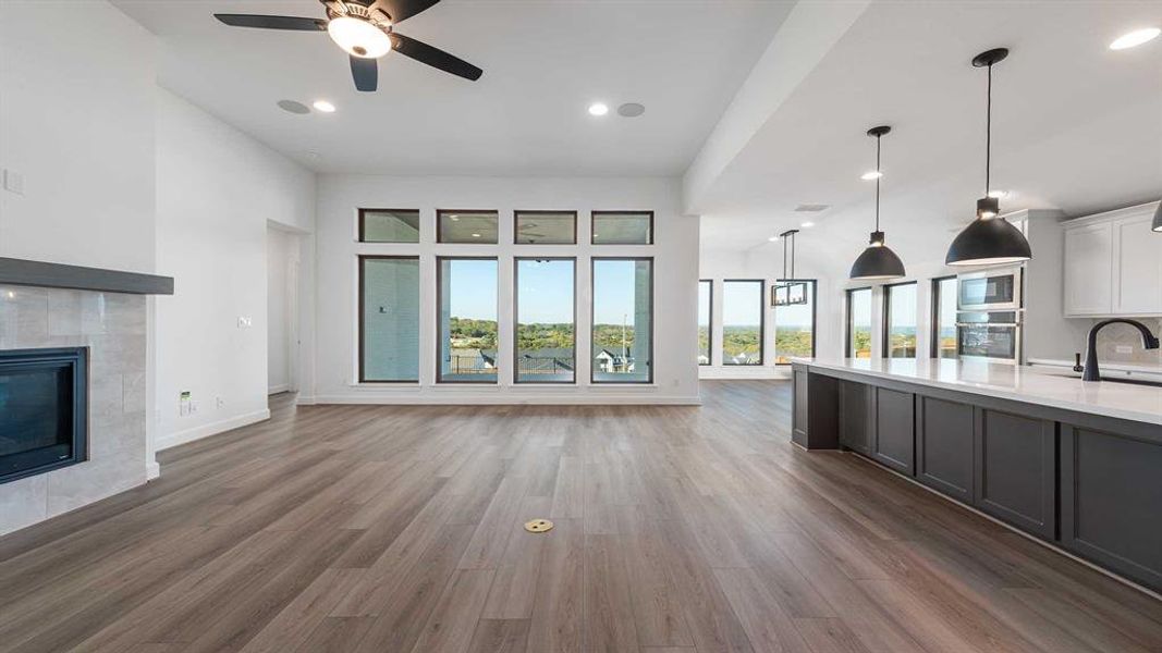 Spacious, unfurnished interior of a new home in Talon Hills 60'/70', Fort Worth (Image 18).