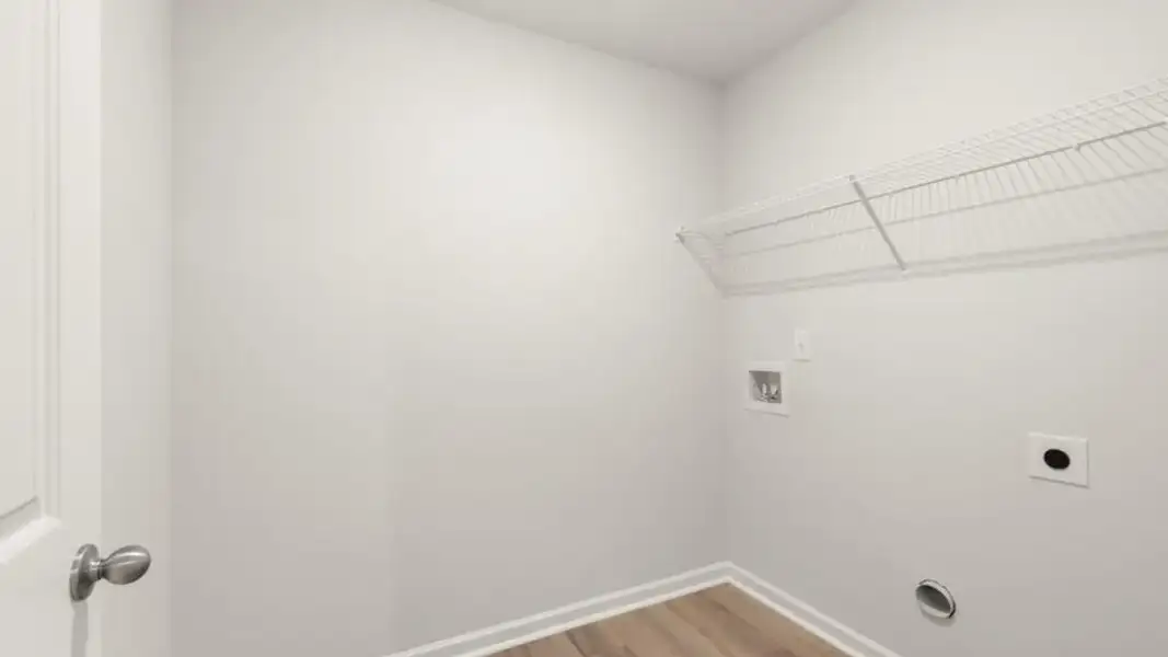 Spacious, unfurnished interior of a new home in , Gainesville (Image 29).