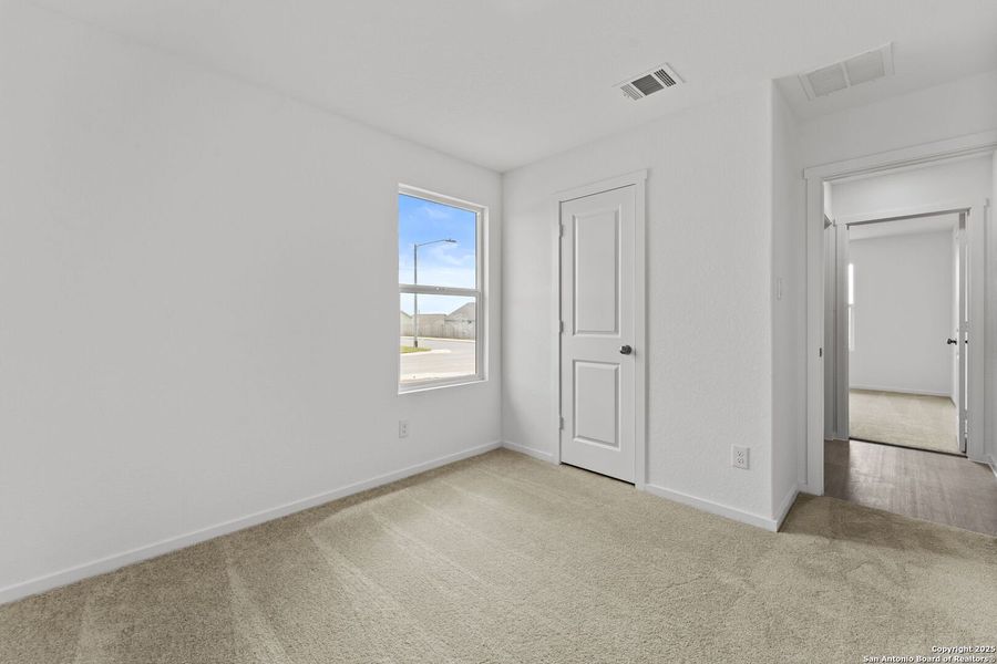 Spacious, unfurnished interior of a new home in Lodi Grove, Floresville (Image 11). Spacious, unfurnished interior of a new home in Lodi Grove, Floresville (Image 11).