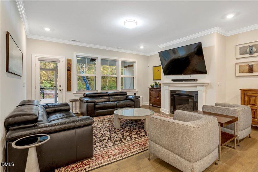 Great Room w/ Fireplace