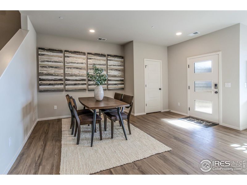 EXAMPLE PHOTO: DINING ROOM