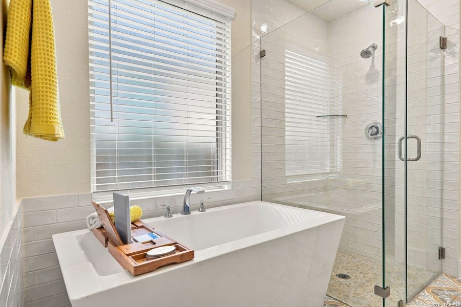Furnished interior view inside a new home in Gruene Villages, New Braunfels (Image 17).