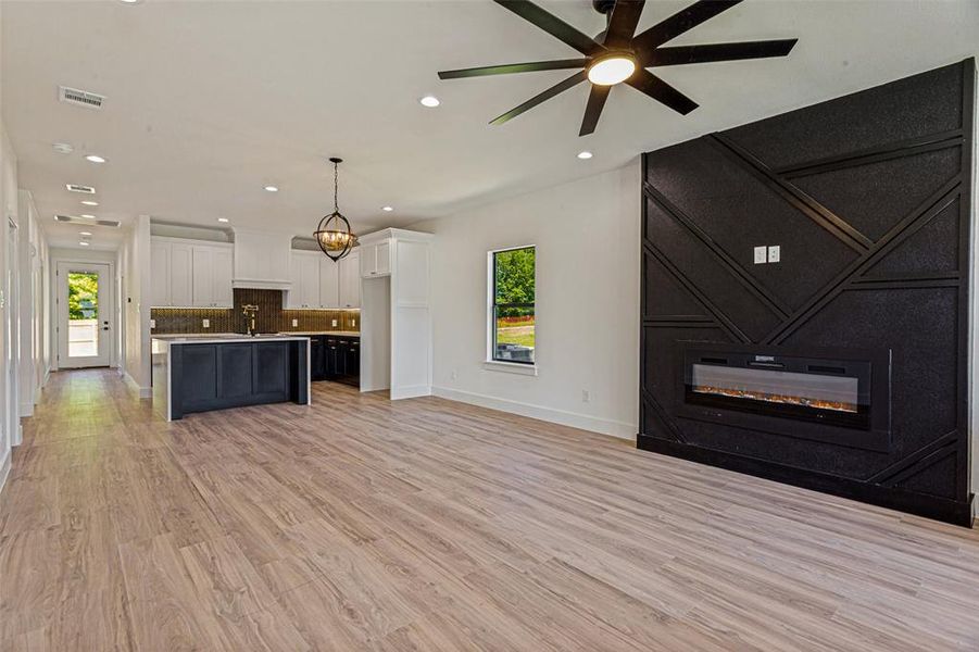 Spacious, unfurnished interior of a new home in , Denton (Image 9).