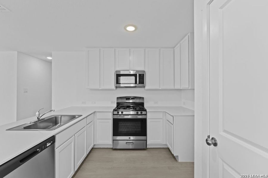 Furnished interior view inside a new home in Grace Valley, Marion (Image 10).