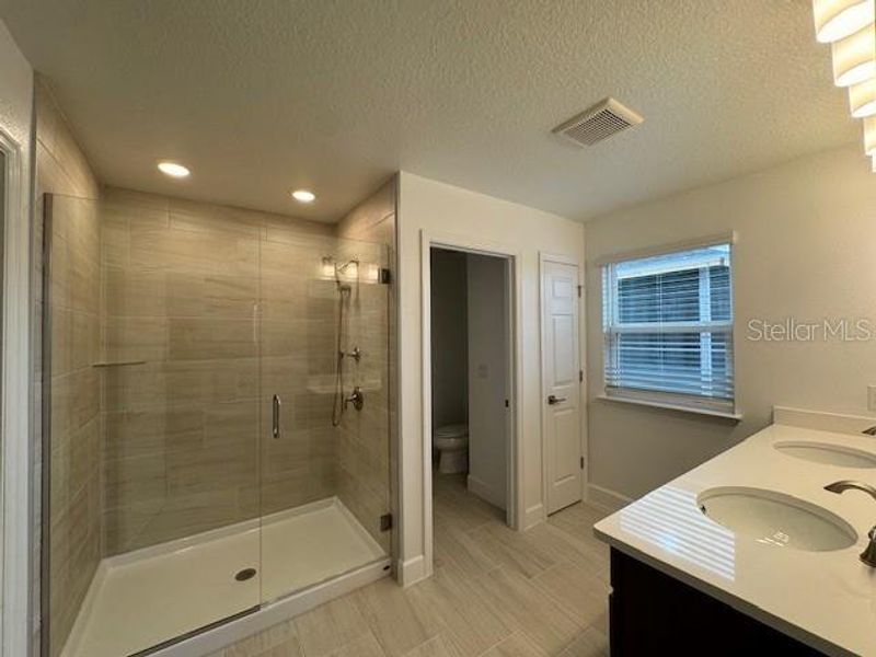 Furnished interior view inside a new home in Harrell Oaks, Orlando (Image 6).
