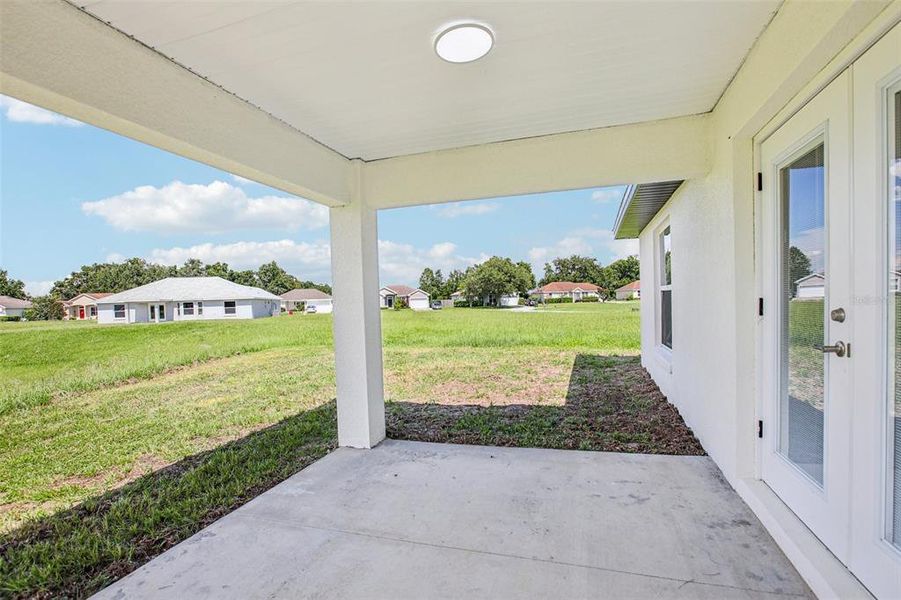 Exterior details and patio area of a home in , Bushnell (Image 4).