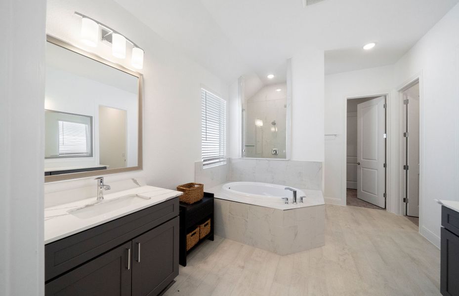 Owner's Bathroom Owner's Bathroom