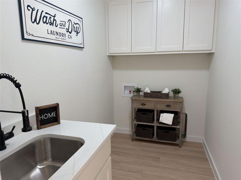 Furnished interior view inside a new home in , Waxahachie (Image 14).