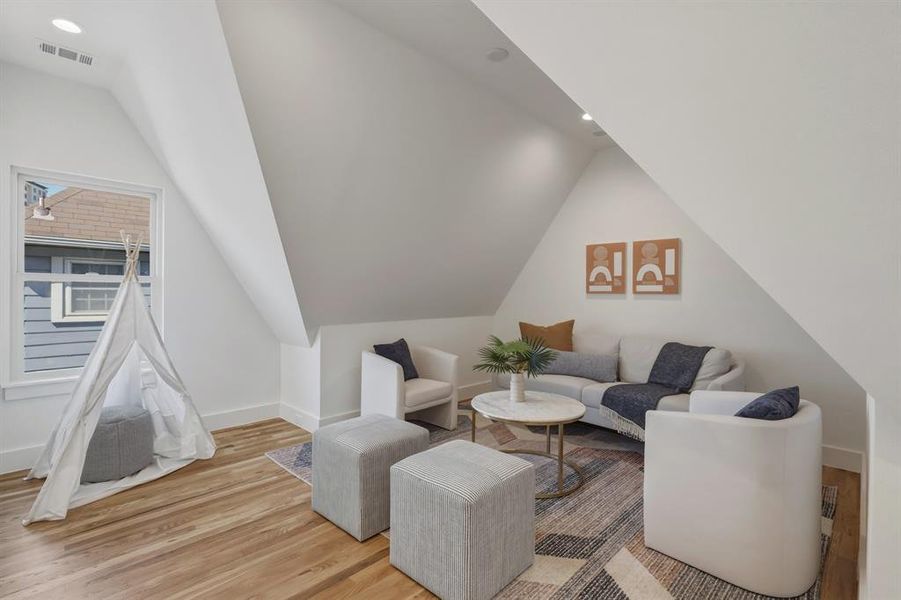 Furnished interior view inside a new home in , Dallas (Image 17). Furnished interior view inside a new home in , Dallas (Image 17).