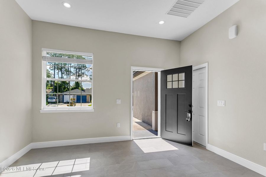 Spacious, unfurnished interior of a new home in , Palm Coast (Image 14).