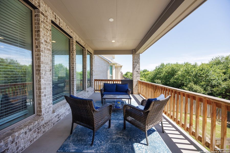 Furnished interior view inside a new home in Weston Oaks 55', San Antonio (Image 16). Furnished interior view inside a new home in Weston Oaks 55', San Antonio (Image 16).