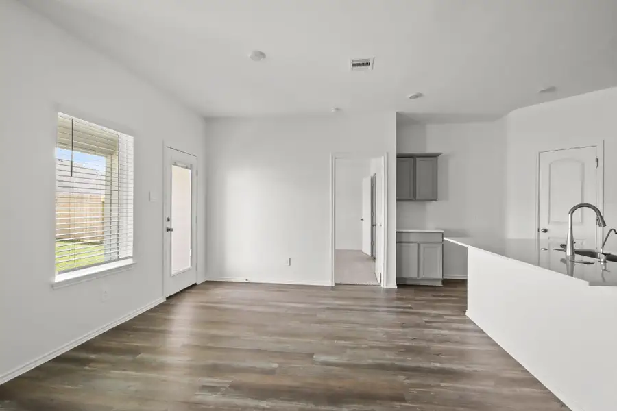 Spacious, unfurnished interior of a new home in Grand Pines, Magnolia (Image 7).