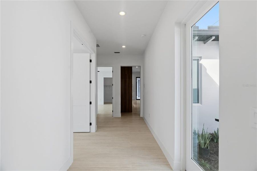 Spacious, unfurnished interior of a new home in , Montverde (Image 32).