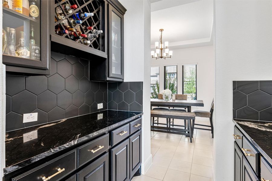 Bar/butlers pantry