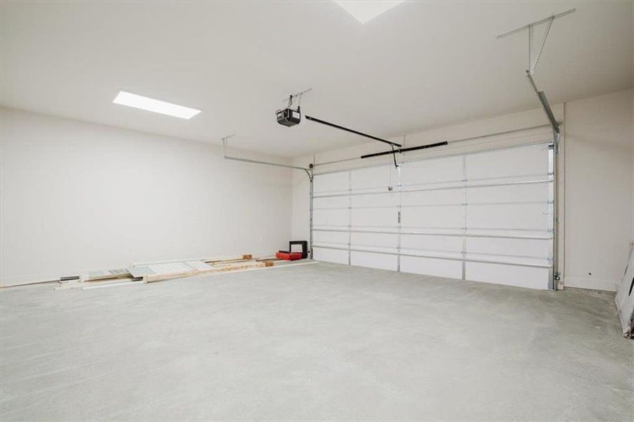 Spacious, unfurnished interior of a new home in Gardens at Arbor Springs, Newnan (Image 27).