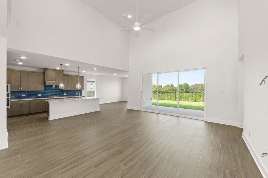 Spacious, unfurnished interior of a new home in Union Park, Little Elm (Image 24).