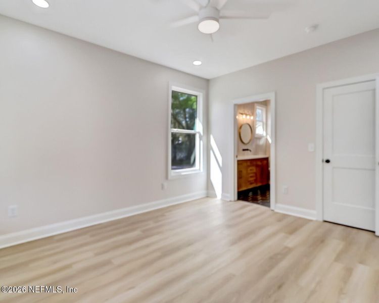 Spacious, unfurnished interior of a new home in , Jacksonville (Image 29).