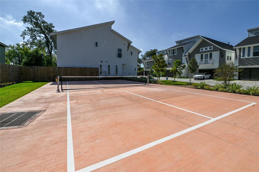 Community amenities in , Houston (Image 45).