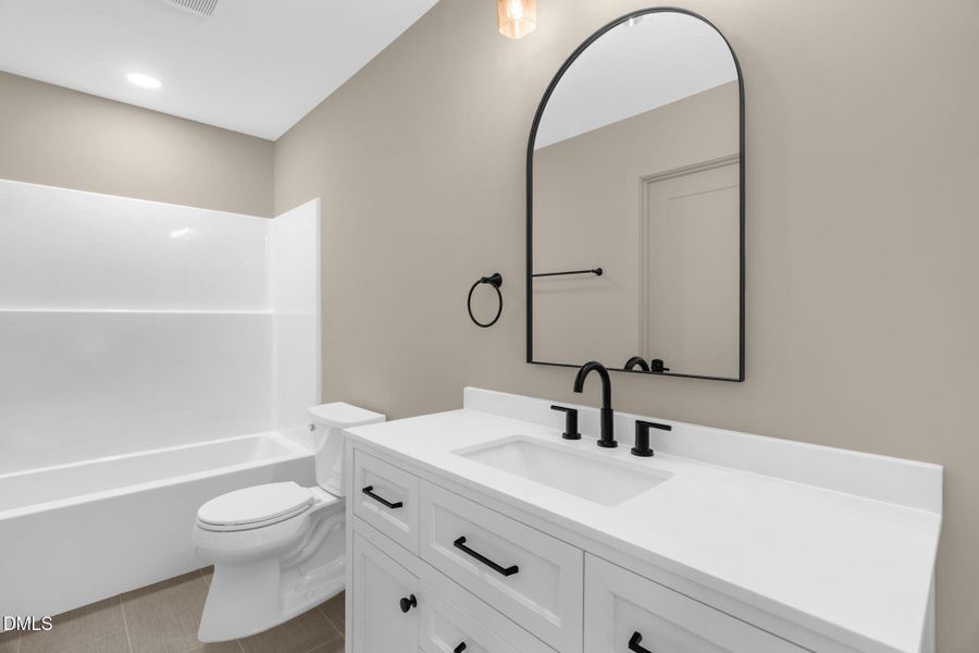 32-web-or-mls-8810 Rudy Dr-31