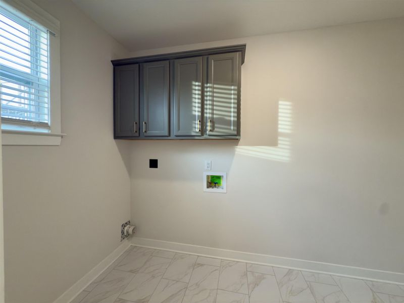 Spacious, unfurnished interior of a new home in White Oak, Arlington (Image 6). Spacious, unfurnished interior of a new home in White Oak, Arlington (Image 6).