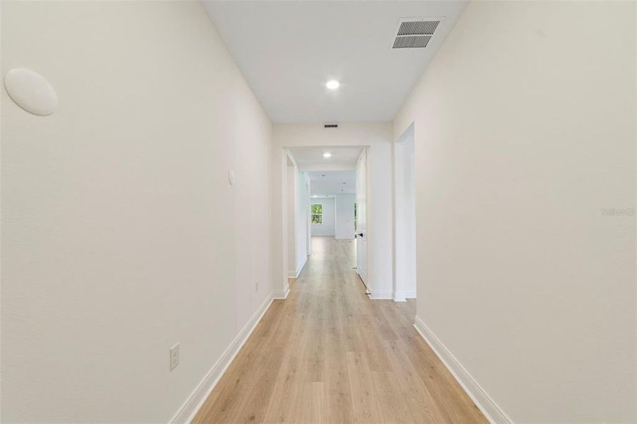 Spacious, unfurnished interior of a new home in Estates at Lake Jesup, Sanford (Image 14).