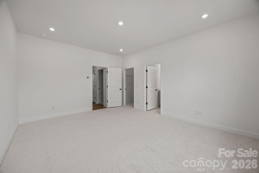 Spacious, unfurnished interior of a new home in River District Townhomes, Charlotte (Image 26).