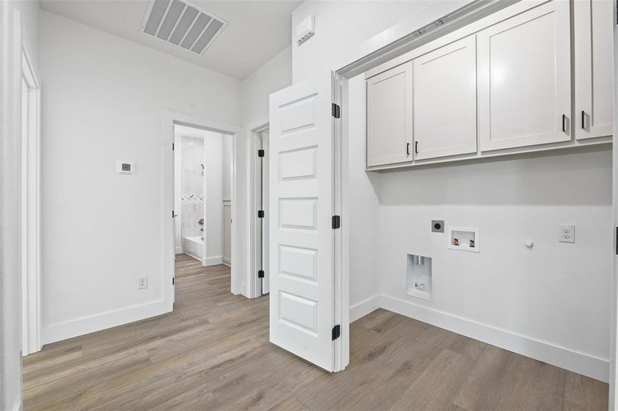 Spacious, unfurnished interior of a new home in , Fort Worth (Image 27).