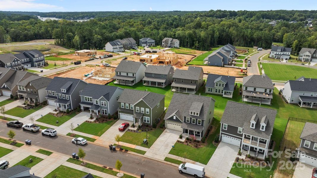 Image 38 of a home in Lakeside Glen.