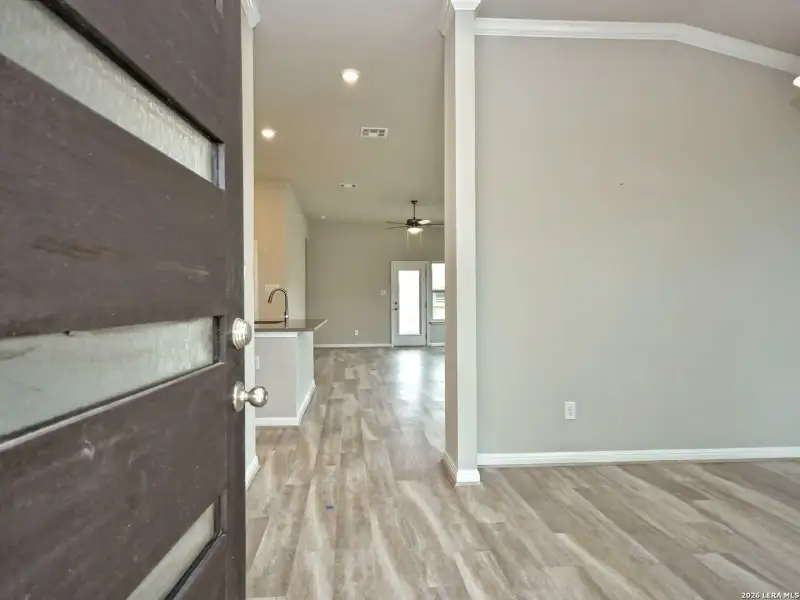Spacious, unfurnished interior of a new home in Thomas Pond, San Antonio (Image 10). Spacious, unfurnished interior of a new home in Thomas Pond, San Antonio (Image 10).