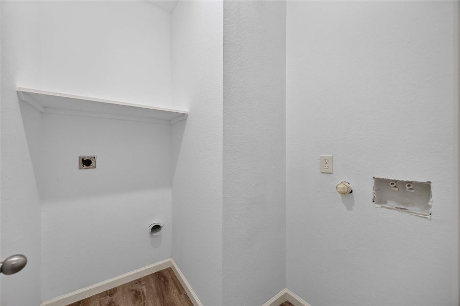 Spacious, unfurnished interior of a new home in , Texas City (Image 21). Spacious, unfurnished interior of a new home in , Texas City (Image 21).