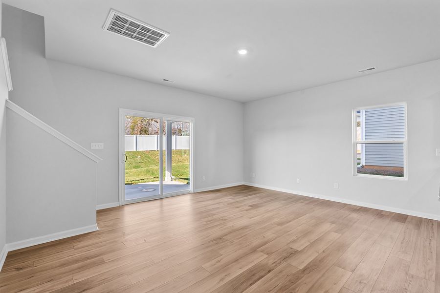 Spacious, unfurnished interior of a new home in Hanes Lake, Winston-Salem (Image 18).