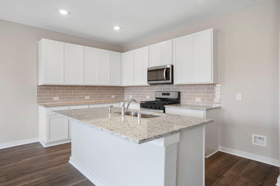 Furnished interior view inside a new home in River Ranch Trails, Dayton (Image 8).